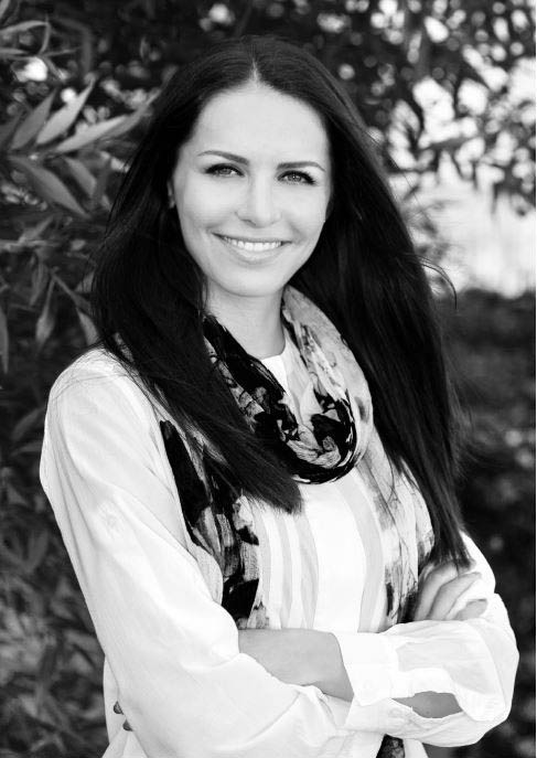 microblading artist